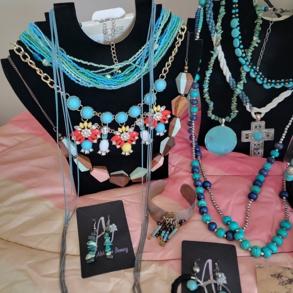 Huge bundle of southwestern Faux Turquoise jewelry style - Picture 2 of 11